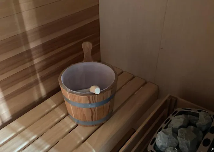 One Of One Experiences - 4*